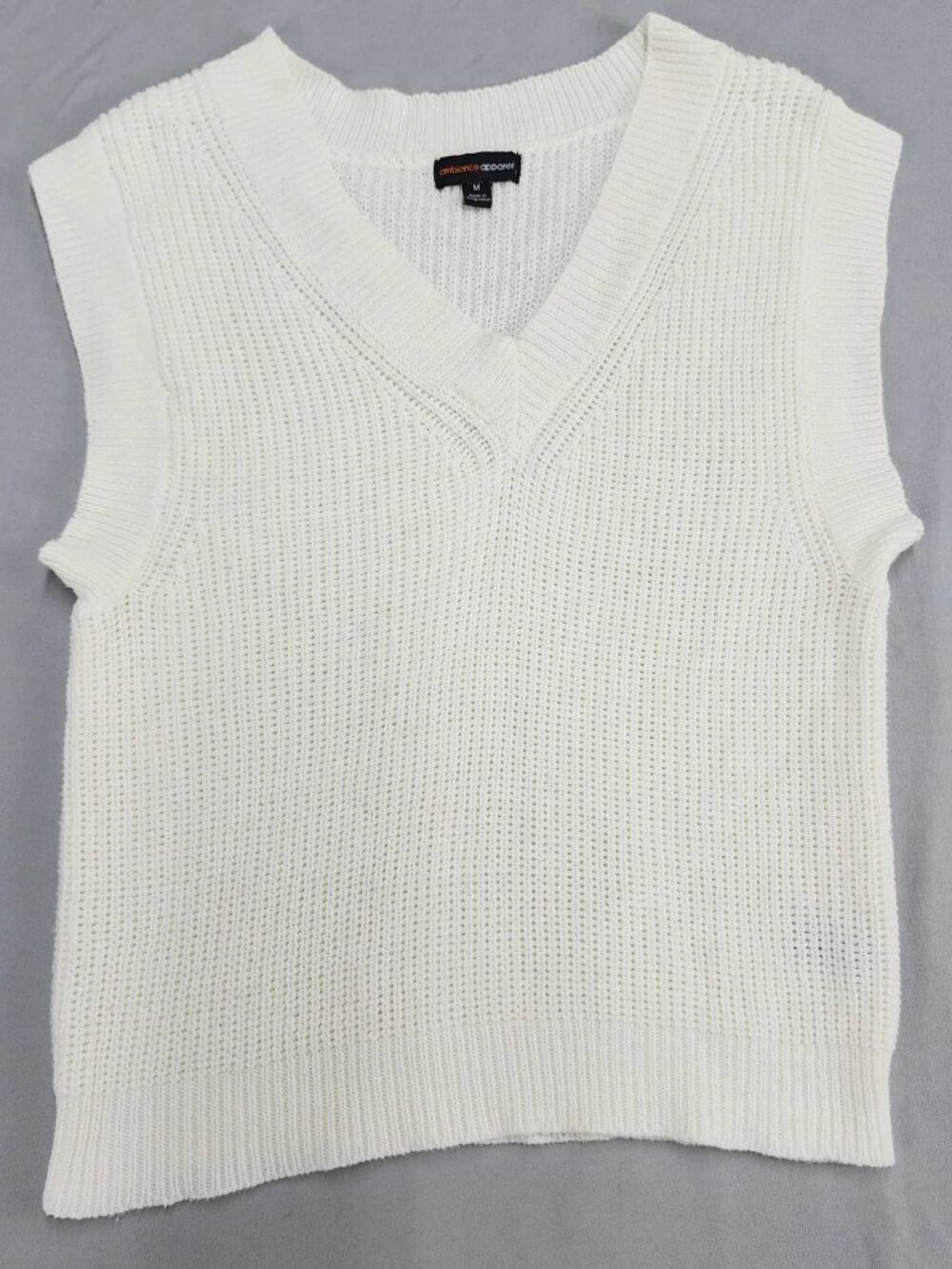 Ambiance Apparel Sweater Vest Womens M White V-Neck Sleeveless Cotton Knit